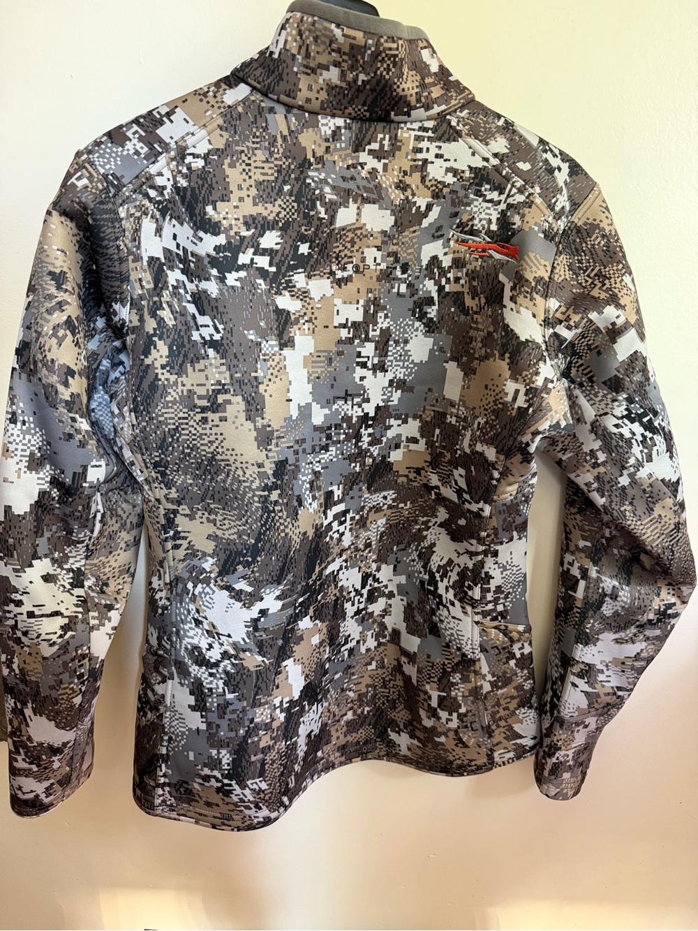 Sitka Women’s Traverse Jacket Soft-shell Jacket - Color: Optifade Elevated II - Picture 6 of 10